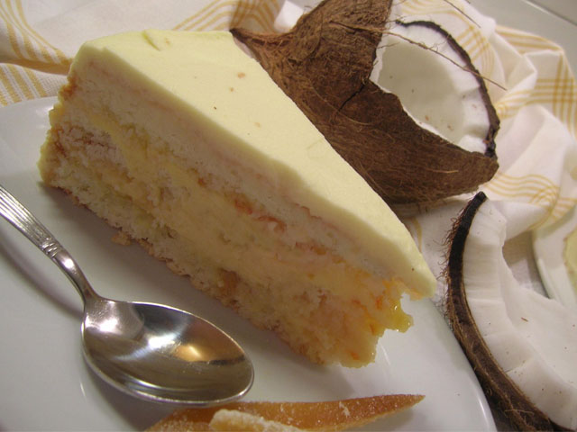 torta húmeda de coco y naranja